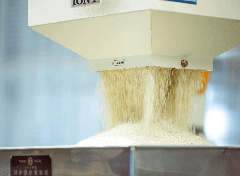 米穀精米事業 精米中の様子